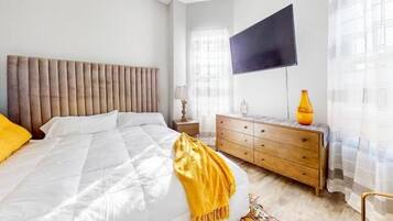 3 bedrooms, bed sheets