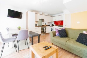 Apartment, Smoking