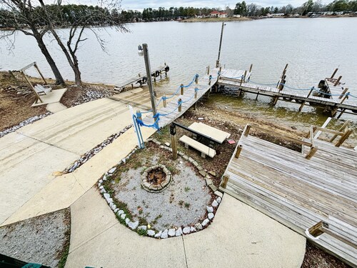 “Boat Dock Apt E” @ Sunset Estate