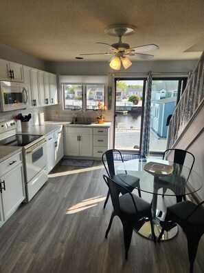 Fridge, microwave, oven, stovetop - Peaceful shore house on the water! (Stafford Township)