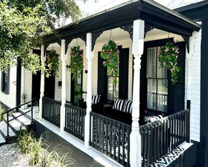 Terrace/patio - 3BR/2BTH Historic Pearl Brewery Downtown Riverwalk (San Antonio)