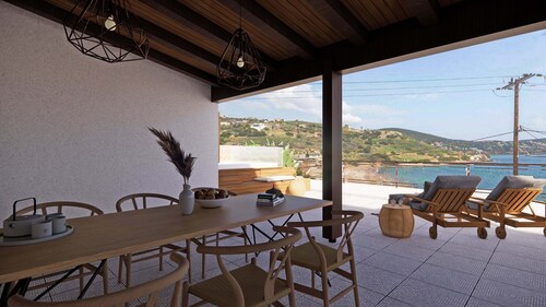 Sea house with a beach in 20 meters