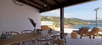 Sea house with a beach in 20 meters