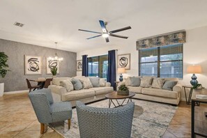 电视、电子游戏、桌上足球、办公室