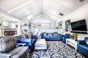 TV, fireplace - Stunning Lake View-Large Kitchen-Hot Tub-Sleeps 16 (Lake Arrowhead)