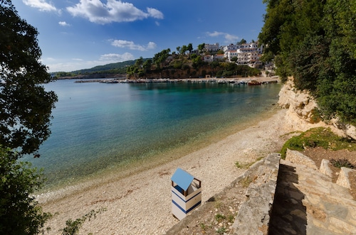 Cosy and relaxing atmosphere with view to the Aegean Sea - 5 min from the beach