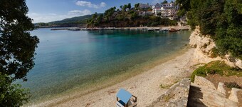 Cosy and relaxing atmosphere with view to the Aegean Sea - 5 min from the beach