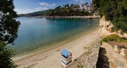 Cosy and relaxing atmosphere with view to the Aegean Sea - 5 min from the beach