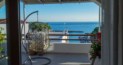 Cosy and relaxing atmosphere with view to the Aegean Sea - 5 min from the beach