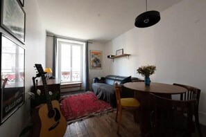 Interior - Cozy home by Canal Saint Martin (Paris)