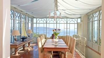 Vila, para fumantes | 3 quartos