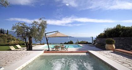 Villa Teodora in Toscolano-maderno