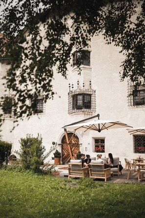 Exterior - Ansitz Heufler by Norbert Niederkofler (Rasun Anterselva)