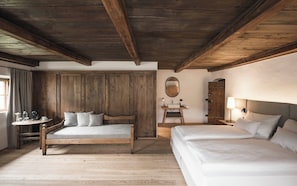 Junior Suite, 1 Queen Bed with Sofa bed, Non Smoking | 1 bedroom, Frette Italian sheets, premium bedding, down duvets