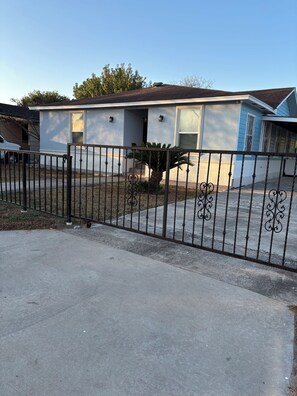 Uklassifisert bilde, 5 av 9, knapp