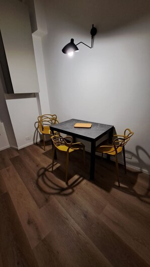 Dining - In the historic center 2 steps from V.Garibaldi and its sixteenth-century ancient port (Genova)