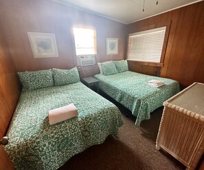 2 bedrooms, WiFi, bed sheets - OBX Ocean Cottage 6 - Steps to beach (Nags Head)