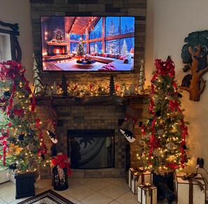 Interior - Sleepy Bear Getaway (1-Bedroom Condo) with Pool and Mountain view by RedAwning (Pigeon Forge)