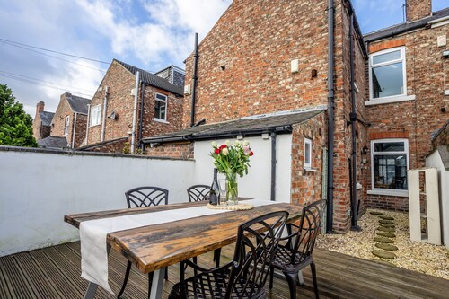 Emerald House - sleeps 4 guests in 2 bedrooms