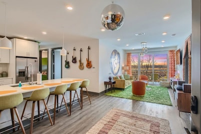 70s Disco Condo · Rooftop · Walk to Broadway