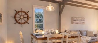 Tranquil Coastal 2-Acre Retreat • Near Lunenburg