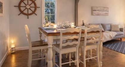 Tranquil Coastal 2-Acre Retreat • Near Lunenburg