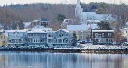 Historic Knotting Hill-A Tranquil Coastal Gem in Mahone Bay