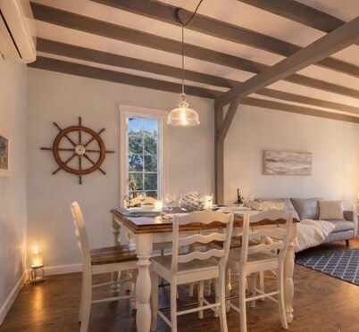 Knotting Hill-A Tranquil Coastal Gem in Mahone Bay on 2 Acres