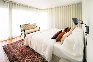 3 Schlafzimmer, Schreibtisch, Bügeleisen/Bügelbrett, WLAN