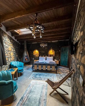 华丽双人房 | 高档床上用品、Select Comfort 床、免费迷你吧物品、客房内保险箱