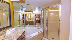 Bathroom - Awesome 2-Br Villa, minutes to DisneyWorld! #2 (Orlando)
