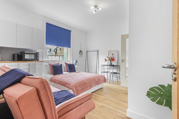 1 chambre, fer et planche à repasser, Wi-Fi, draps fournis