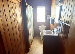 Dusche, Handtücher, Toilettenpapier