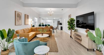 Cigar City Historic Ybor bungalow Newly Remodeled