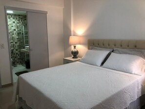 3 chambres, fer et planche à repasser, Wi-Fi, draps fournis