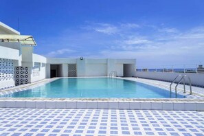 Pool - Angani Apartment : 3 Bedroom all-ensuite apartment in Mombasa (Mombasa)