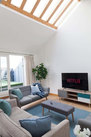 Téléviseur, bureau