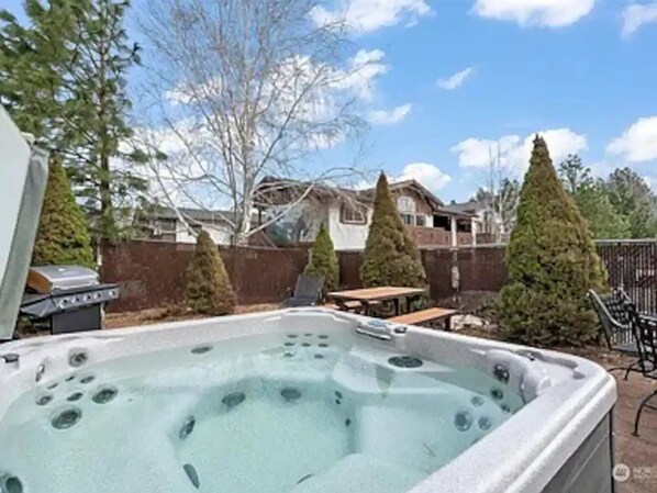 Bañera de hidromasaje exterior