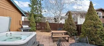 Cozy Bavarian Getaway ~ 5-Star Location ~ Hot Tub!