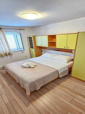 3 Schlafzimmer, Bügeleisen/Bügelbrett, WLAN, Bettwäsche