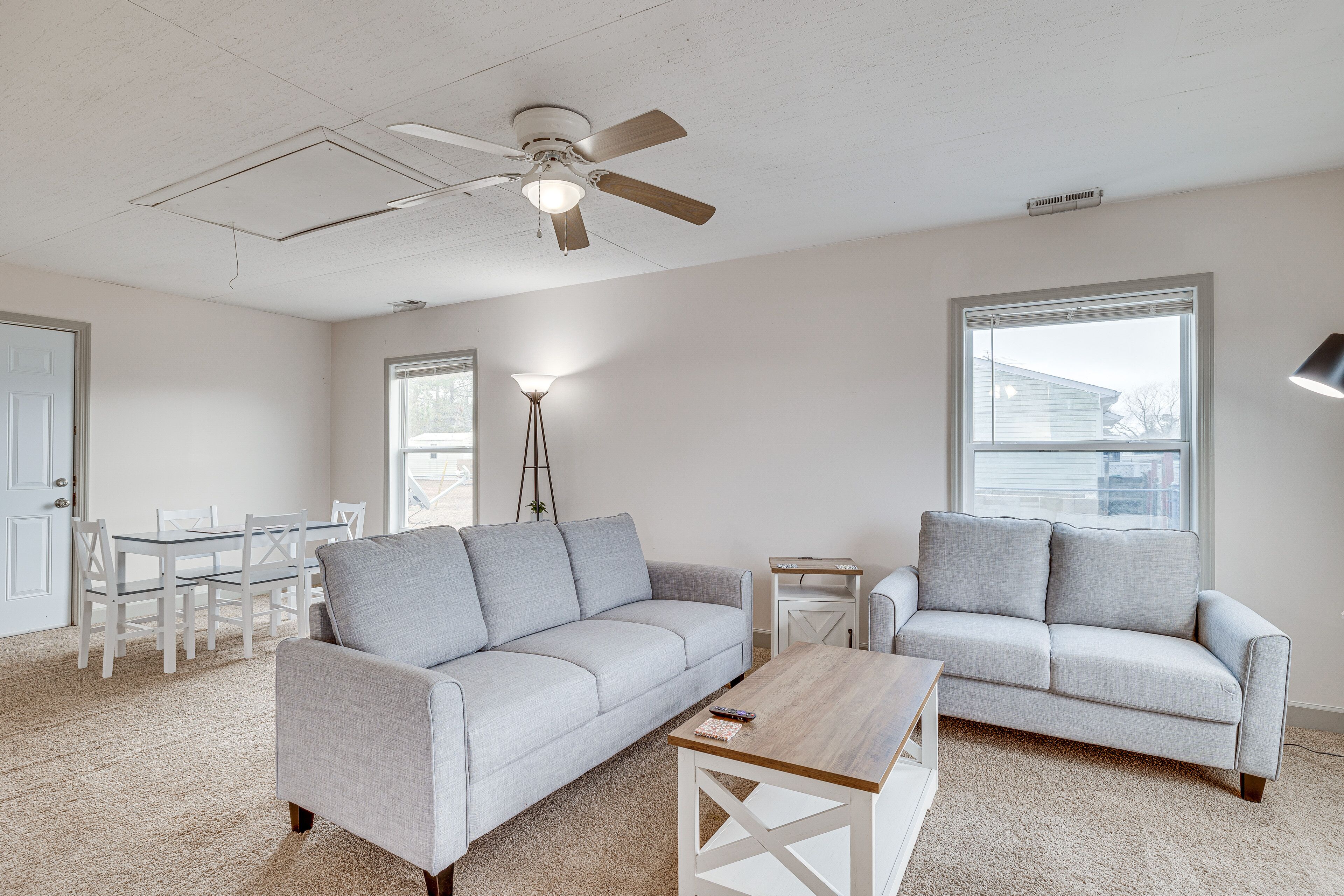 Hubert Home Rental w/ Patio, Near Hammocks Beach!