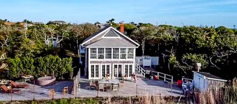 Peaceful waterfront oasis with generous patio & amazing views - near beaches