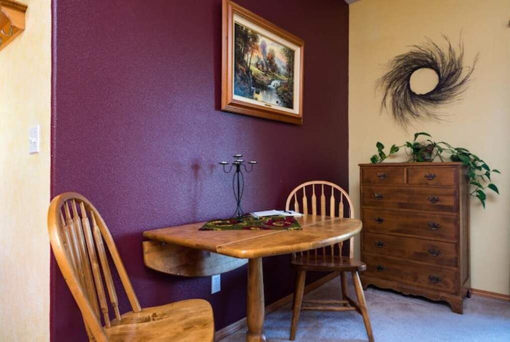 Master Suite Overlooking Clackamas River!