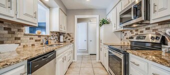 Centrally Located 3BR 2BA - !