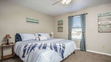 3 slaapkamers, een strijkplank/strijkijzer, wifi, beddengoed