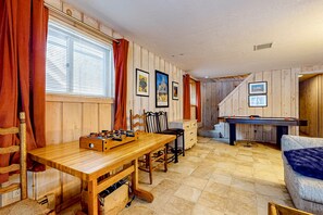 Spielezimmer