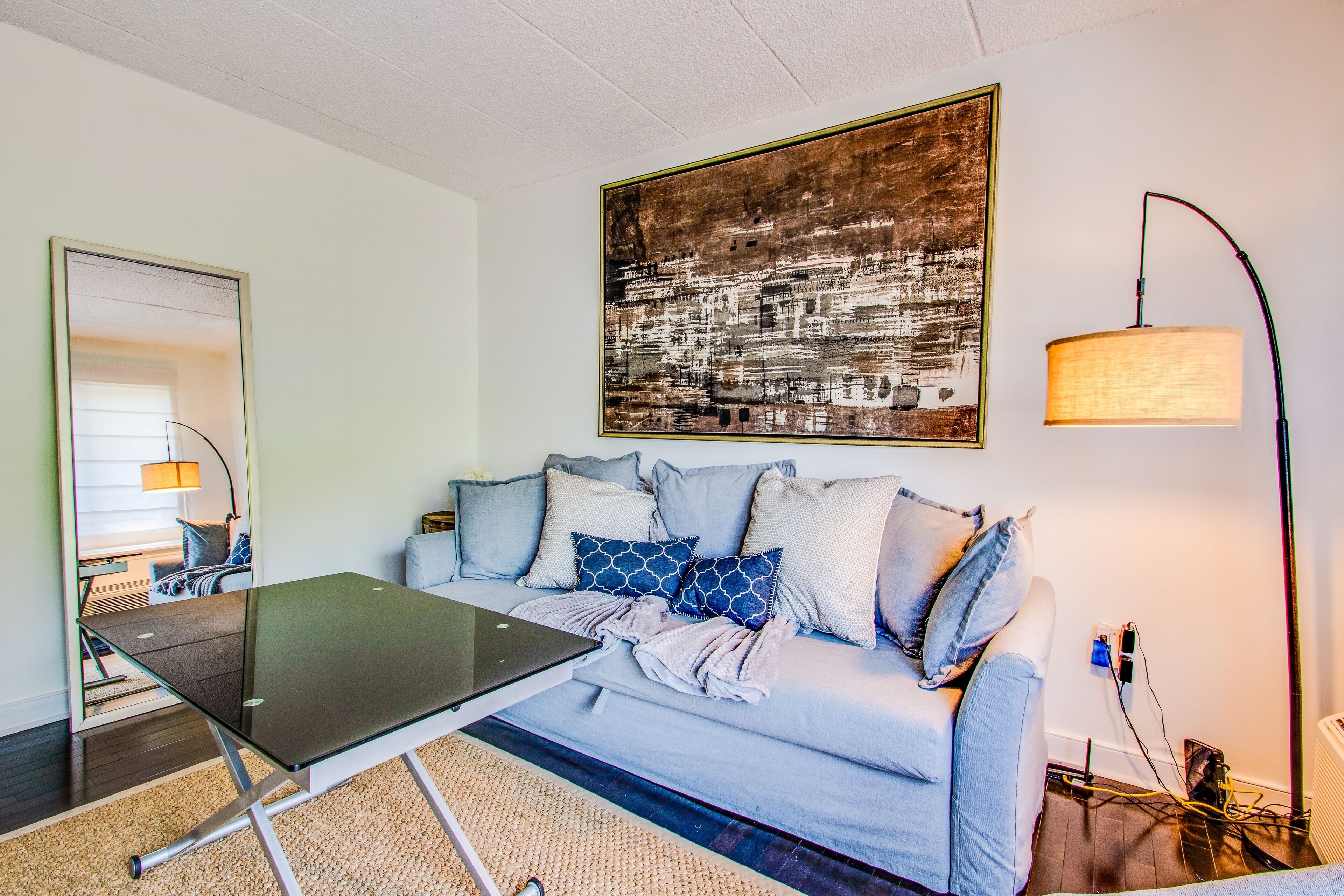 Rehoboth Beach getaway with balcony & great location - near beaches & golf