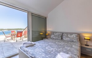 3 bedrooms, soundproofing, iron/ironing board, free WiFi