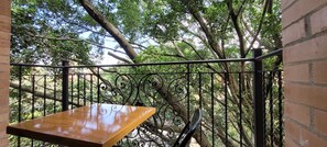Individually furnished, desk, free WiFi, bed sheets