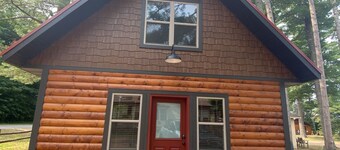 Cozy 4 season Cabin on Big Arbor Vitae Lake-Northwoods Sugar Shack